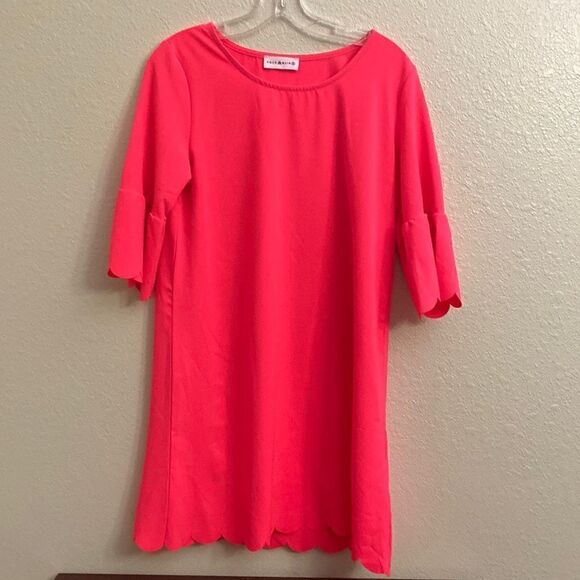 Coco & Main Scallop Bell Sleeve Pink Dress size small - Picture 1 of 5